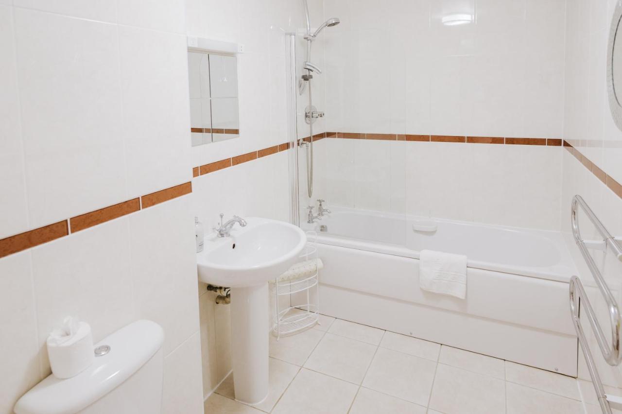 Manor Court Apartment Пензанс Екстериор снимка